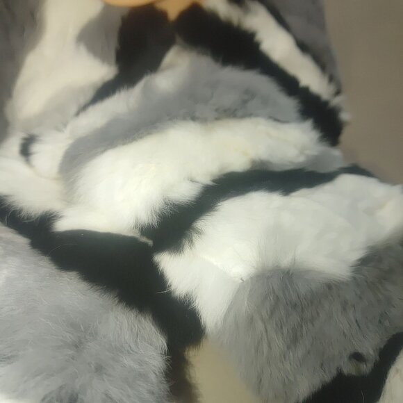 Love Token Scarf Black White Grey Kathleen Rabbit Pull Through OS Rex Rabbit Fur - Picture 11 of 11